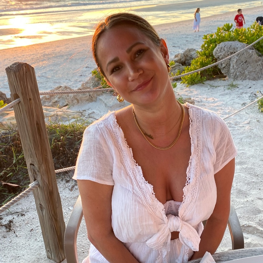 Meet your Posher, Eszter